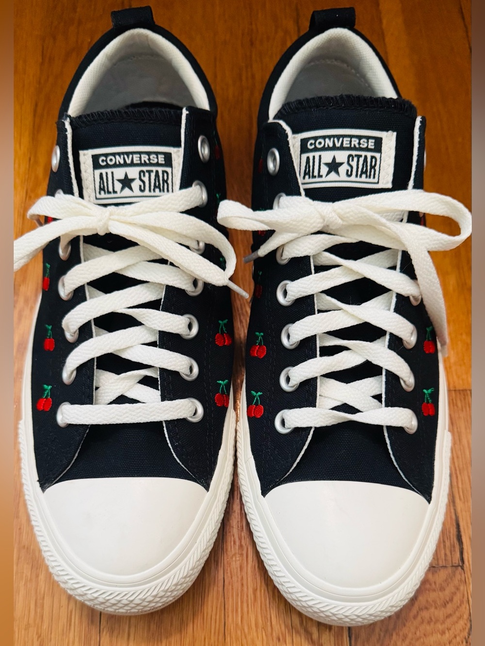 Converse Chuck Taylor All Star Madison Low Embroidered Cherries